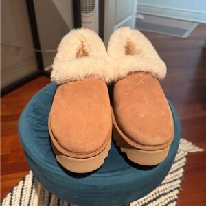 Women’s Ugg Platform Shorties Size 9